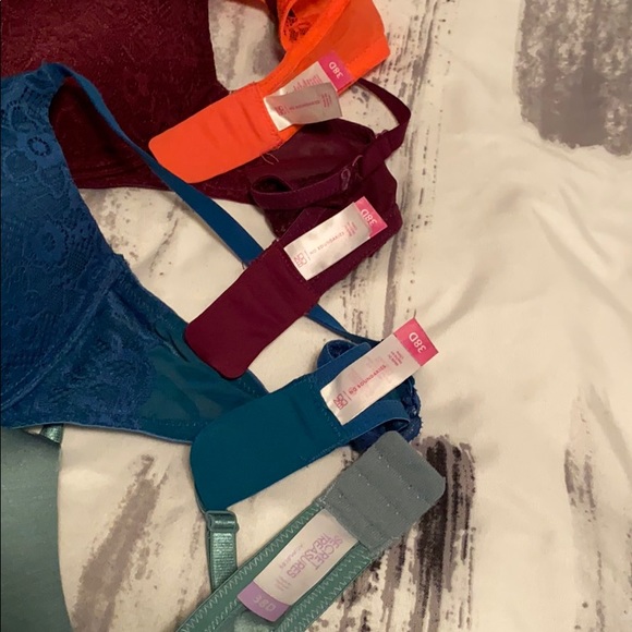 Bras - Picture 6 of 6